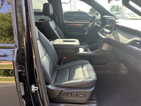 Used 2024 Chevrolet Tahoe RST w/ Luxury Package AWD/4WD image 27