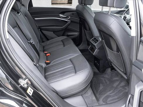 Certified 2024 Audi Q8 e-tron Premium Plus AWD/4WD image 25
