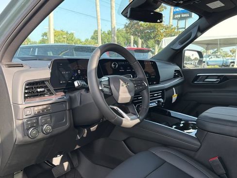 New 2026 Chevrolet Suburban Z71 w/ Comfort Package AWD/4WD image 25