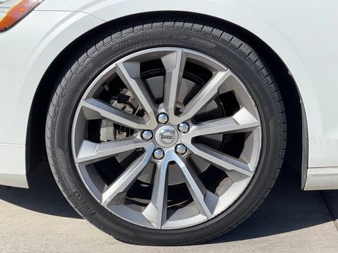 Used 2019 Volvo S60 T5 Momentum w/ Premium Package FWD image 7