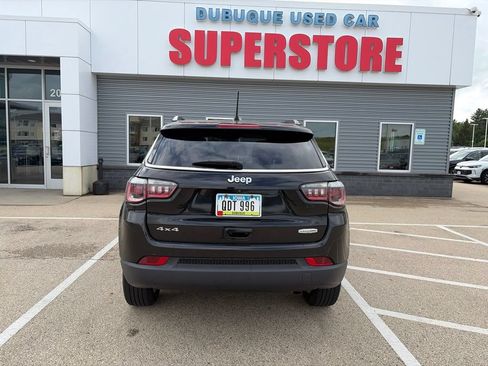 Used 2018 Jeep Compass Latitude w/ Popular Equipment Group AWD/4WD image 4
