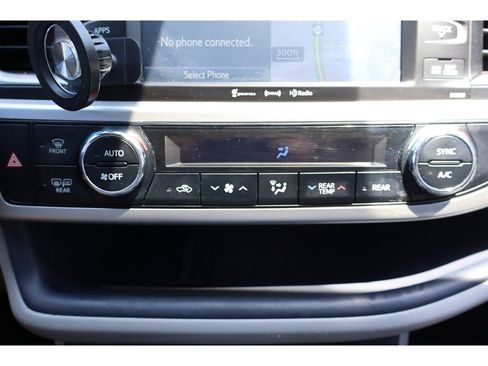 Used 2017 Toyota Highlander FWD V6 image 44