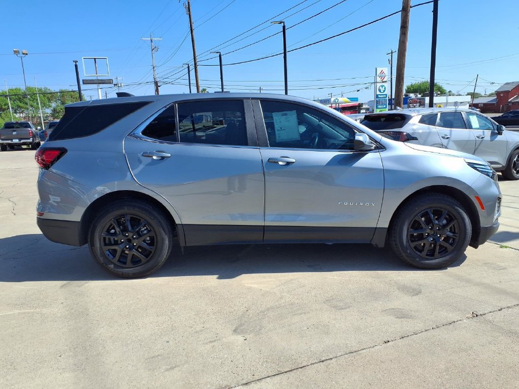 Used 2024 Chevrolet Equinox LT w/ LPO, Floor Liner Package FWD image 9
