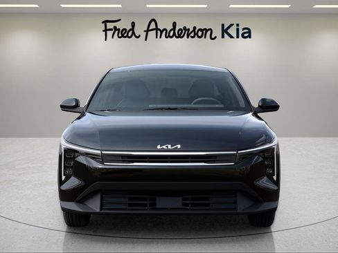 New 2025 Kia K4 LXS image 2