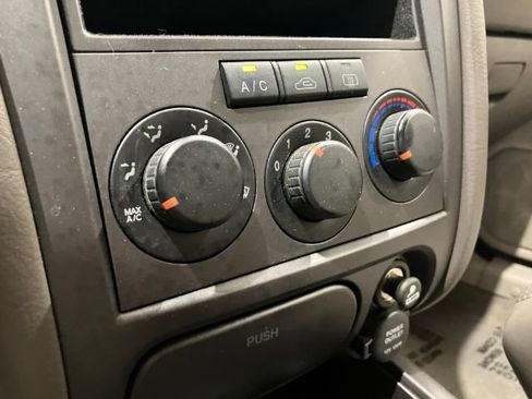 Used 2006 Hyundai Elantra GLS FWD image 25