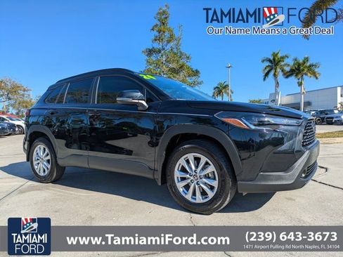 Used 2024 Toyota Corolla Cross LE image 1