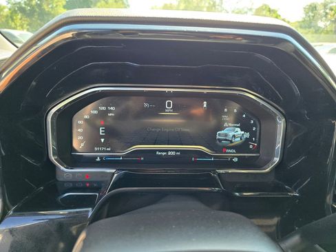 Used 2025 GMC Sierra 1500 SLT image 24