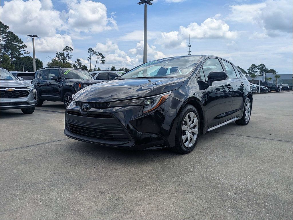 Used 2023 Toyota Corolla LE FWD image 7