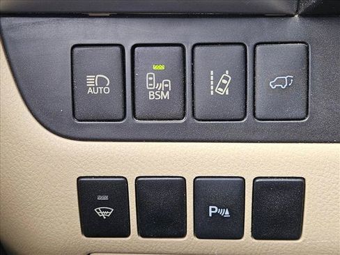 Used 2016 Toyota Highlander Limited w/ Driver Technology Package AWD/4WD image 13
