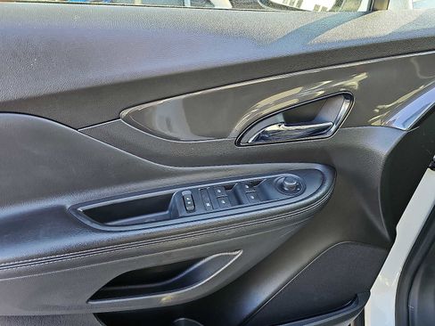 Used 2021 Buick Encore Preferred w/ Safety Package image 16