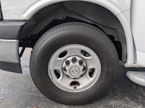 Used 2024 Chevrolet Express 2500 w/ Driver Convenience Package image 20