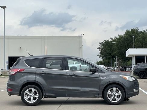 Used 2015 Ford Escape SE FWD image 3