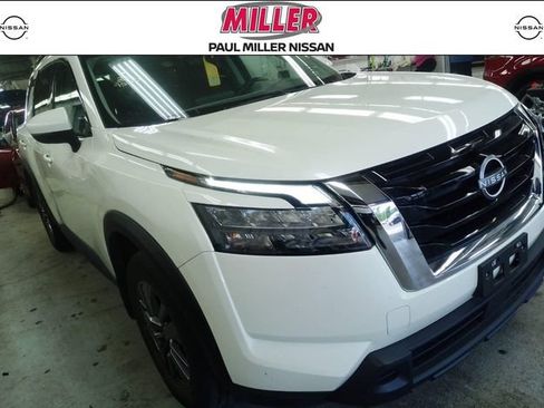 Certified 2023 Nissan Pathfinder SV w/ SV Premium Package AWD/4WD image 1