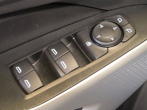 Used 2025 Chevrolet Trax LS FWD image 27