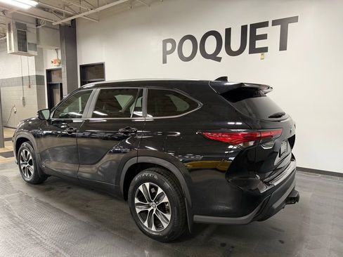 Used 2023 Toyota Highlander XLE image 6