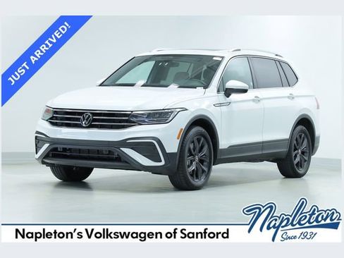 Used 2024 Volkswagen Tiguan SE image 1