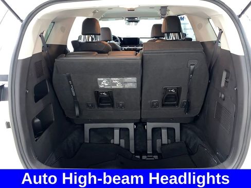 Used 2023 Kia Carnival EX FWD image 15