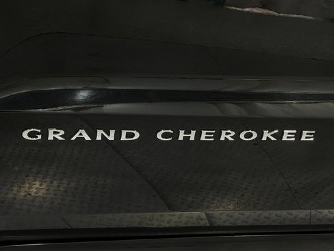 Used 2013 Jeep Grand Cherokee SRT8 w/ Luxury Group II AWD/4WD image 36