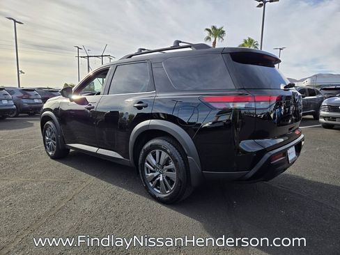 Used 2026 Nissan Pathfinder SV FWD image 4