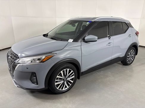 Used 2022 Nissan Kicks SV FWD image 4