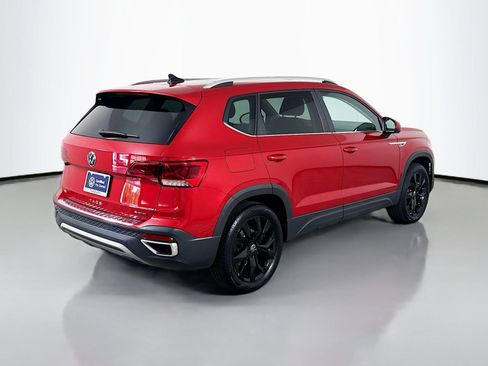 Certified 2023 Volkswagen Taos SE w/ Panoramic Sunroof Package AWD/4WD image 9