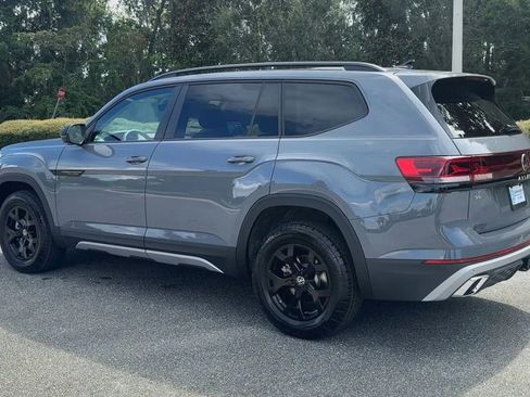 New 2025 Volkswagen Atlas Peak Edition SE image 6