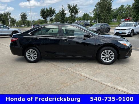 Used 2017 Toyota Camry LE FWD image 7