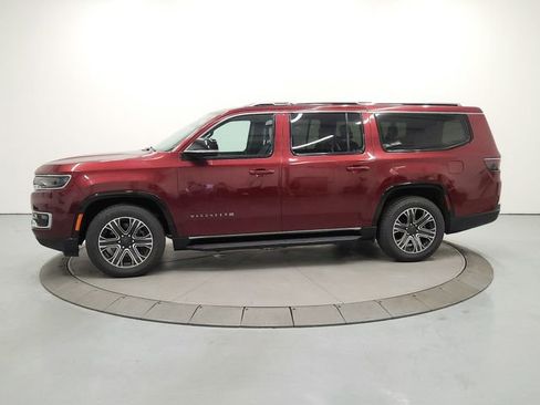 Used 2024 Jeep Wagoneer L Series II w/ Flexible Seating Group AWD/4WD image 4