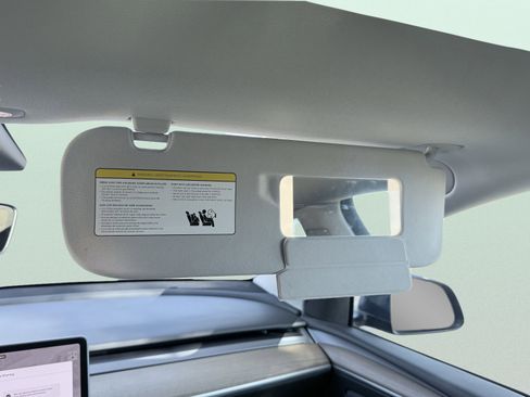 Used 2023 Tesla Model Y Performance image 60