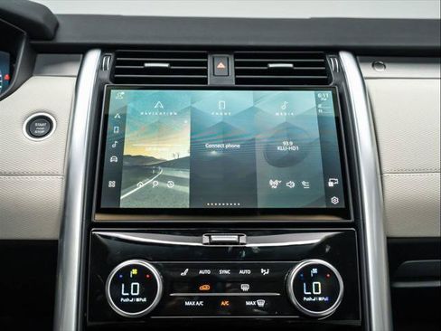 New 2026 Land Rover Discovery Limited Edition AWD/4WD image 29