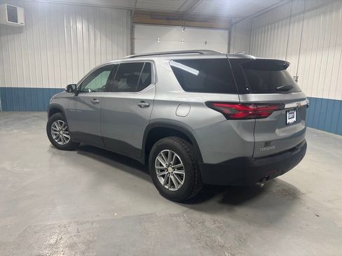 Used 2023 Chevrolet Traverse LT image 3