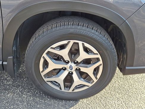 Used 2023 Subaru Forester Premium image 9