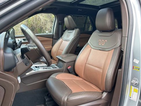 Used 2022 Ford Explorer King Ranch image 19
