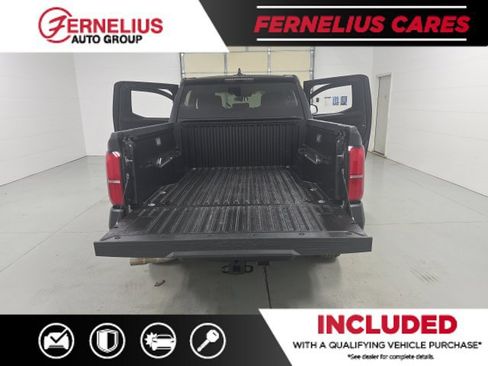 Used 2025 Toyota Tacoma SR AWD/4WD image 13