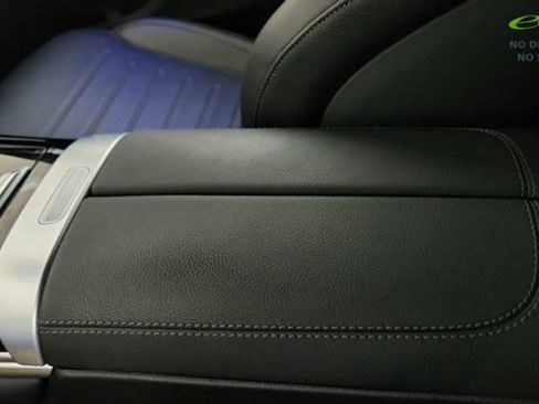 Used 2025 Mercedes-Benz GLC 300 4MATIC image 51