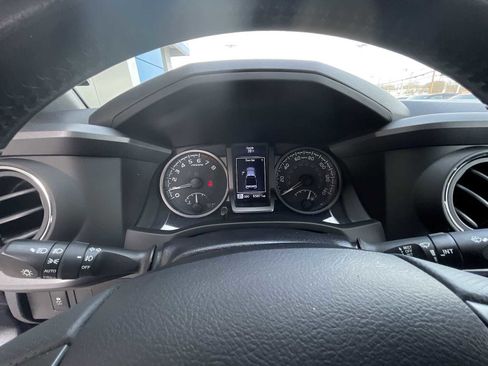 Used 2021 Toyota Tacoma TRD Sport w/ Technology Package image 11