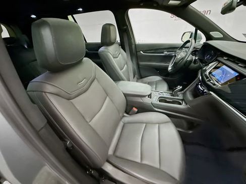 Used 2024 Cadillac XT6 Premium Luxury image 32