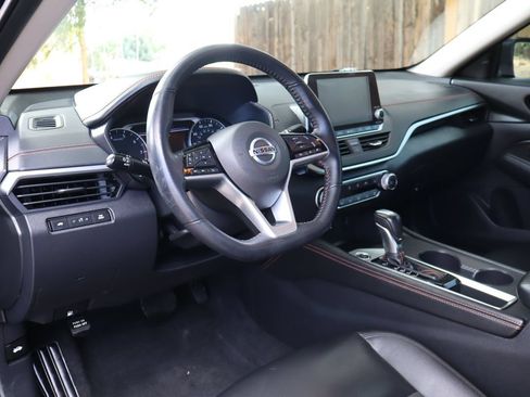 Used 2020 Nissan Altima 2.5 SR w/ Premium Package FWD image 15