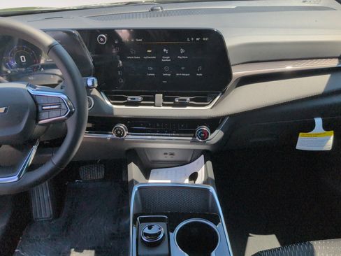 New 2026 Chevrolet Equinox LT AWD/4WD image 11