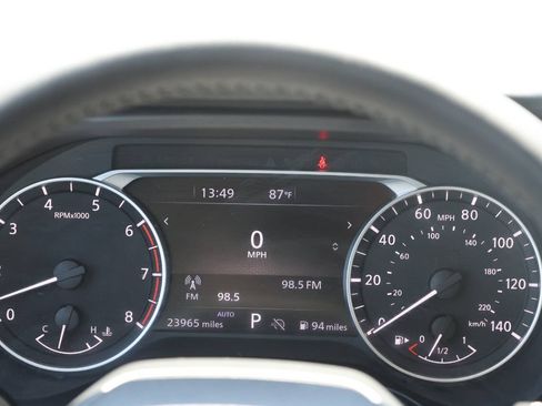Used 2025 Nissan Rogue SV AWD/4WD image 19