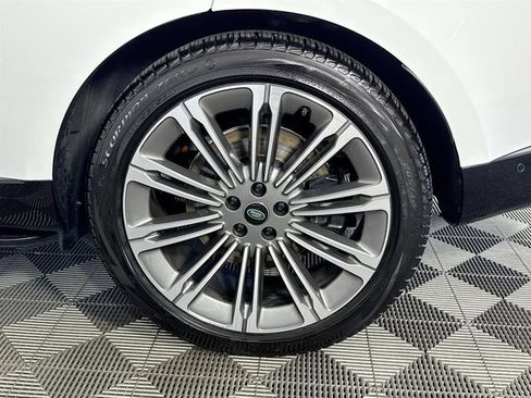 Used 2023 Land Rover Range Rover Long Wheelbase Autobiography image 32