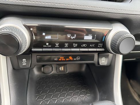 Used 2024 Toyota RAV4 LE image 27