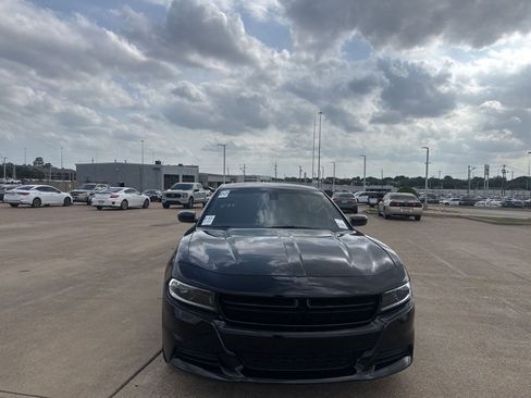 Used 2023 Dodge Charger SXT w/ Blacktop Package image 4