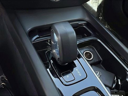 Used 2024 Volvo S60 B5 Core image 25