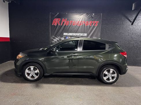 Used 2016 Honda HR-V EX image 2