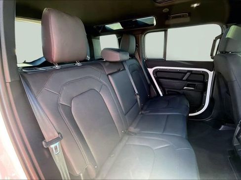 Used 2025 Land Rover Defender 110 S image 29