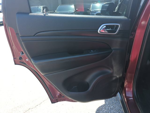 Used 2020 Jeep Grand Cherokee Laredo RWD image 25