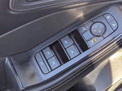 Certified 2025 Nissan Rogue SV image 21