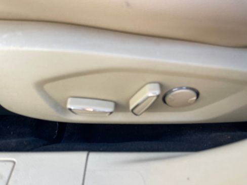Used 2014 Ford Fusion SE w/ Equipment Group 202A FWD image 9