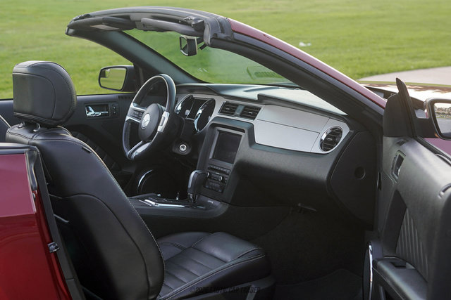 Used 2014 Ford Mustang GT Premium w/ Electronics Package RWD image 57